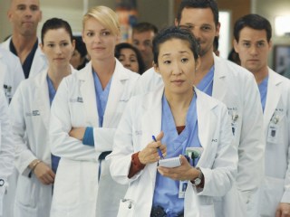 Sandra Oh and the stars of Grey’s Anatomy